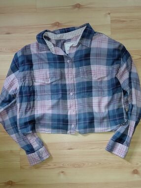 American Eagle Boxy/Cropped Plaid Button-Front Flannel Shirt- Pink & Blue